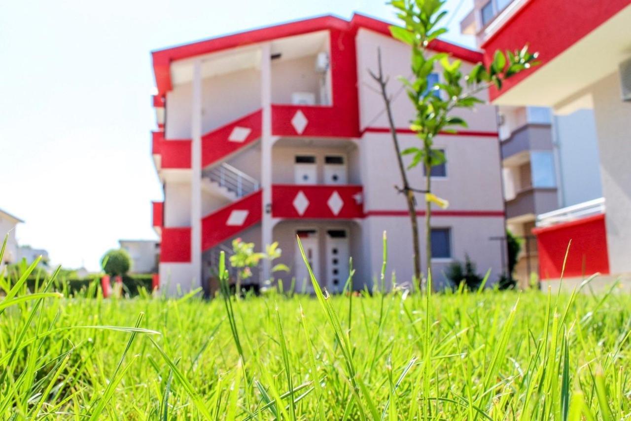 Friendly House *