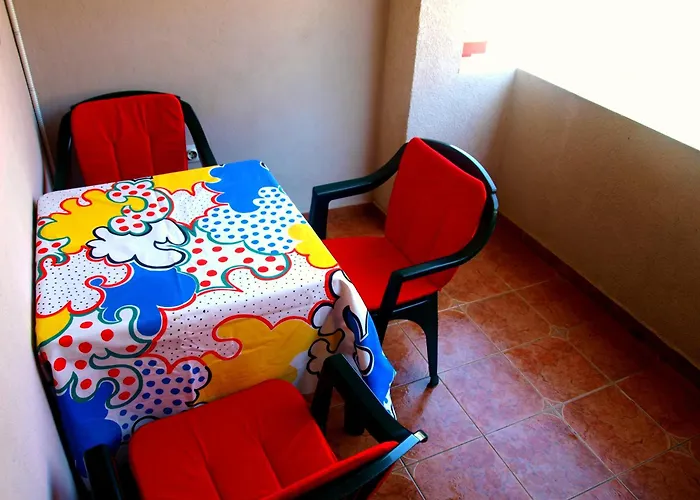 Friendly House